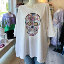 Lade das Bild in den Galerie-Viewer, Weißes T-Shirt mit tollem Motiv
