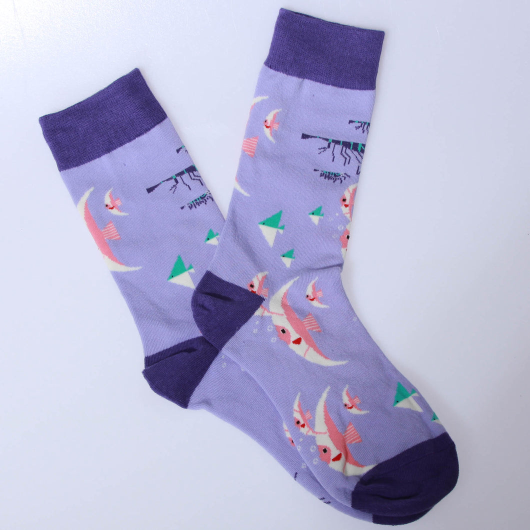 Lustige Söckchen mit rosa Fischen