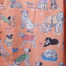 Lade das Bild in den Galerie-Viewer, Seidenschal mit Hunde Motiv
