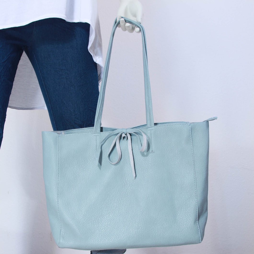 Klassische Handtasche mit weiterer Innentasche