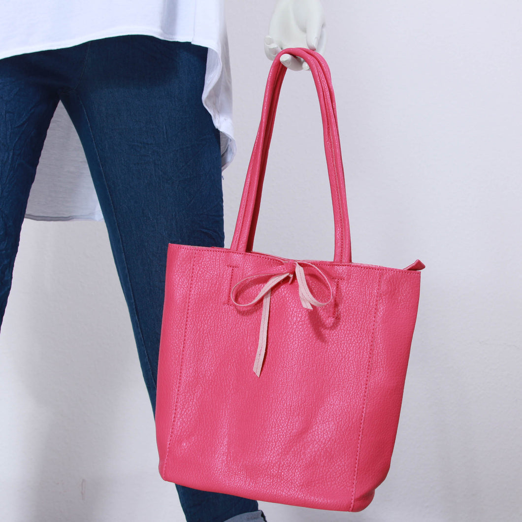 Klassische Handtasche mit weiterer Innentasche