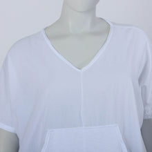 Lade das Bild in den Galerie-Viewer, Kurzes T-Shirt mit Tasche
