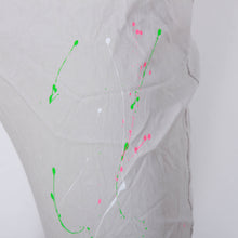 Lade das Bild in den Galerie-Viewer, Joggpants mit Kunstklecks
