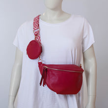 Lade das Bild in den Galerie-Viewer, Crossbody Bag Momanya mit großem Fach
