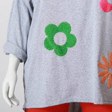 Lade das Bild in den Galerie-Viewer, Langarm Shirt mit Flowers
