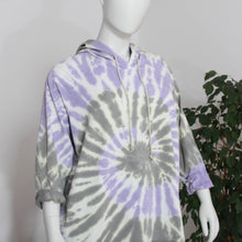 Lade das Bild in den Galerie-Viewer, Sweatshirt Batik mit Kapuze
