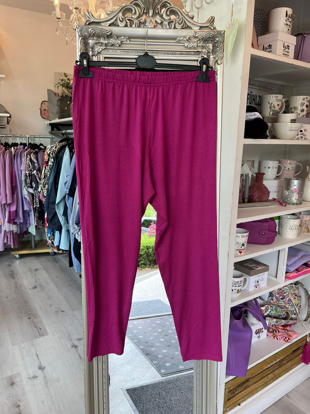 Hochwertige Leggings in Beere