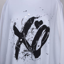 Lade das Bild in den Galerie-Viewer, Vokuhila Sweatshirt XO
