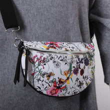 Lade das Bild in den Galerie-Viewer, Crossbody Bag mit Blumenprint
