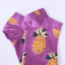 Lade das Bild in den Galerie-Viewer, Kurze lustige Söckchen mit Ananas
