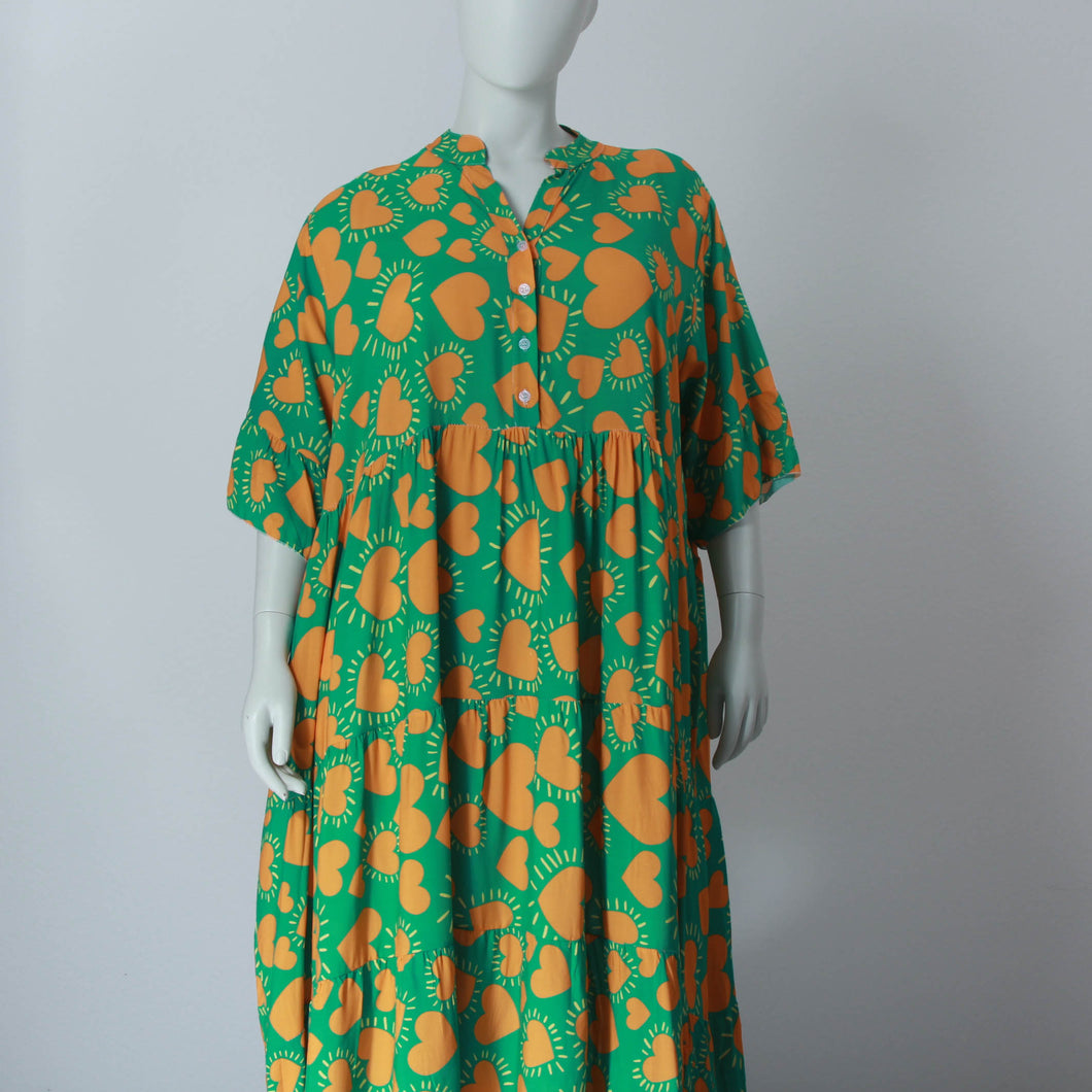 Langes Kleid mit Herzprint