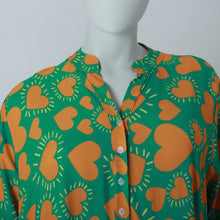 Lade das Bild in den Galerie-Viewer, Langes Kleid mit Herzprint
