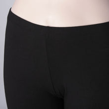 Lade das Bild in den Galerie-Viewer, Kurze Leggings mit Spitze
