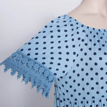 Lade das Bild in den Galerie-Viewer, Off-Shoulder Kleid mit Pünktchen
