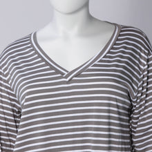 Lade das Bild in den Galerie-Viewer, Basic Shirt mit Streifen
