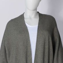 Lade das Bild in den Galerie-Viewer, Strickjacke Sweet Lover
